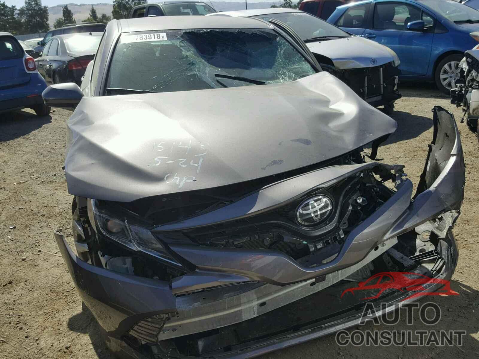 TOYOTA CAMRY 2018 - 4T1B11HKXJU586309