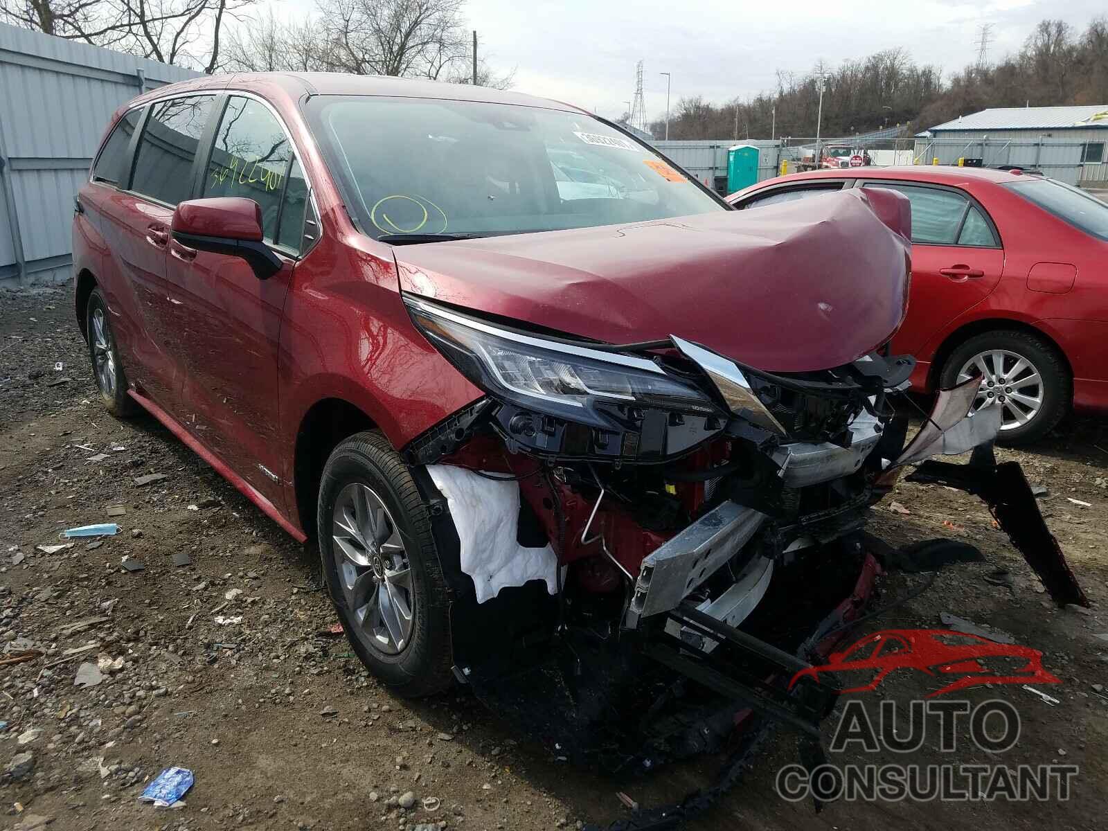 TOYOTA SIENNA 2021 - 5TDKRKEC7MS019578