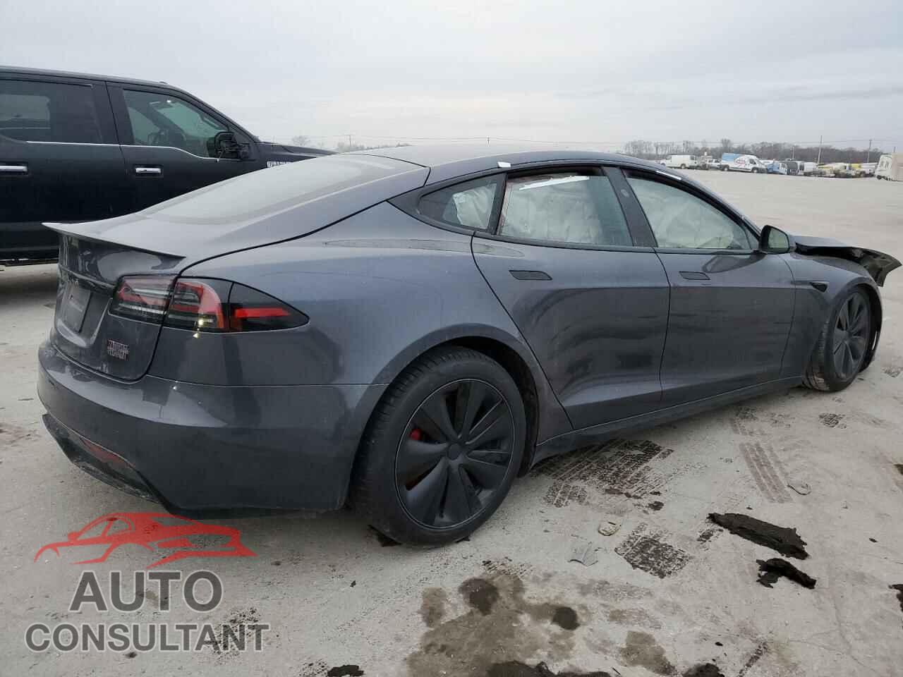TESLA MODEL S 2023 - 5YJSA1E6XPF523031