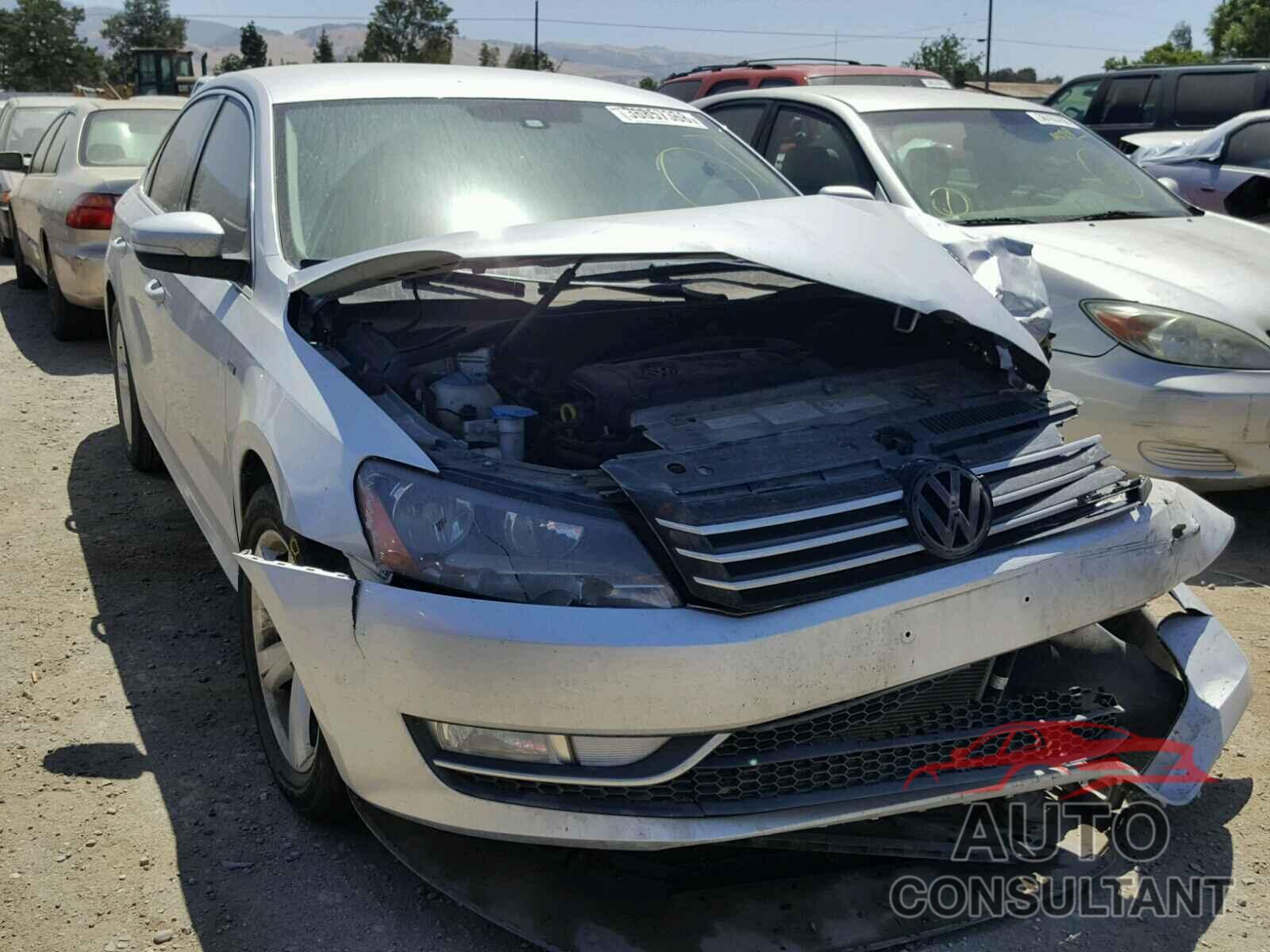 VOLKSWAGEN PASSAT 2015 - 1VWAT7A35FC100726