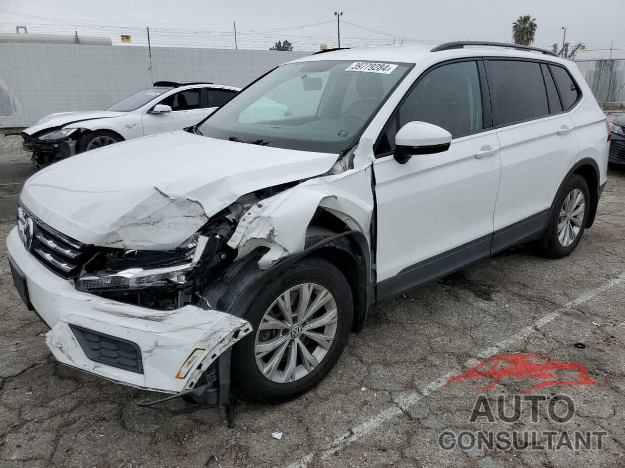 VOLKSWAGEN TIGUAN 2018 - 3VV1B7AX4JM089493