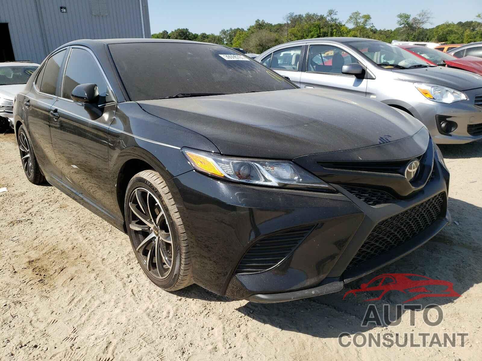 TOYOTA CAMRY 2018 - 4T1B11HK0JU644802