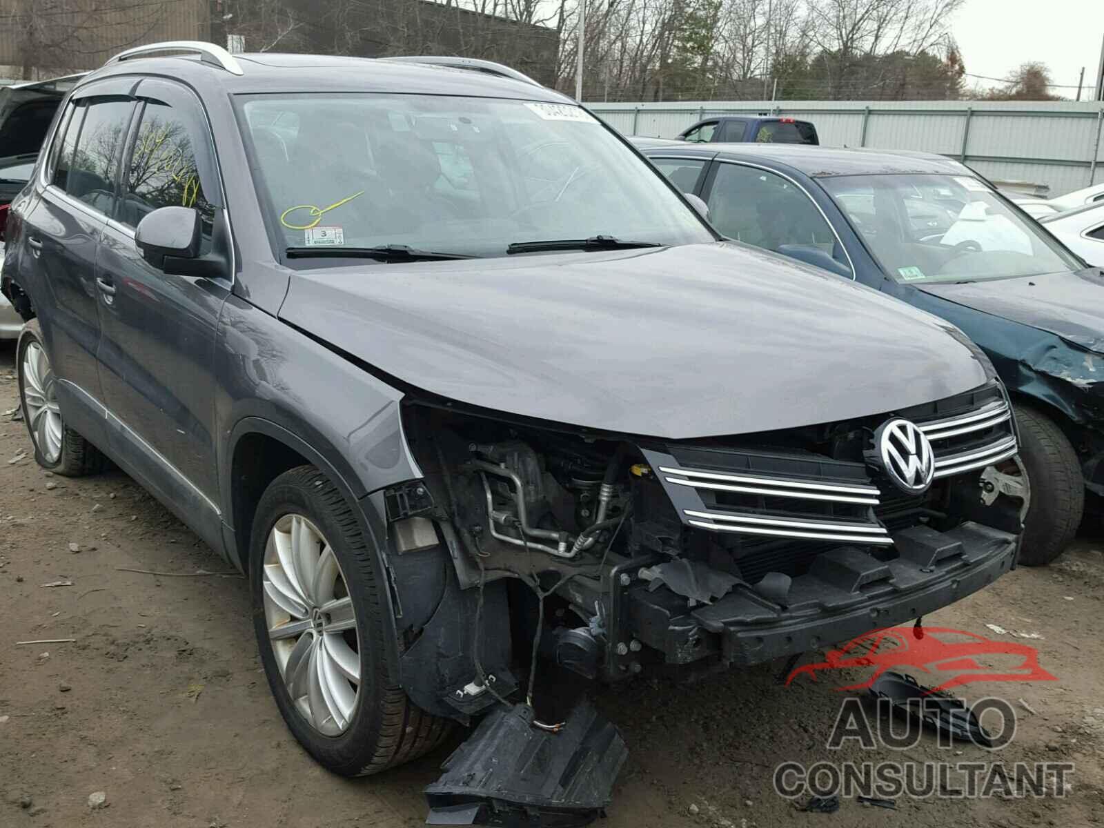 VOLKSWAGEN TIGUAN 2012 - WVGBV7AXXCW003922