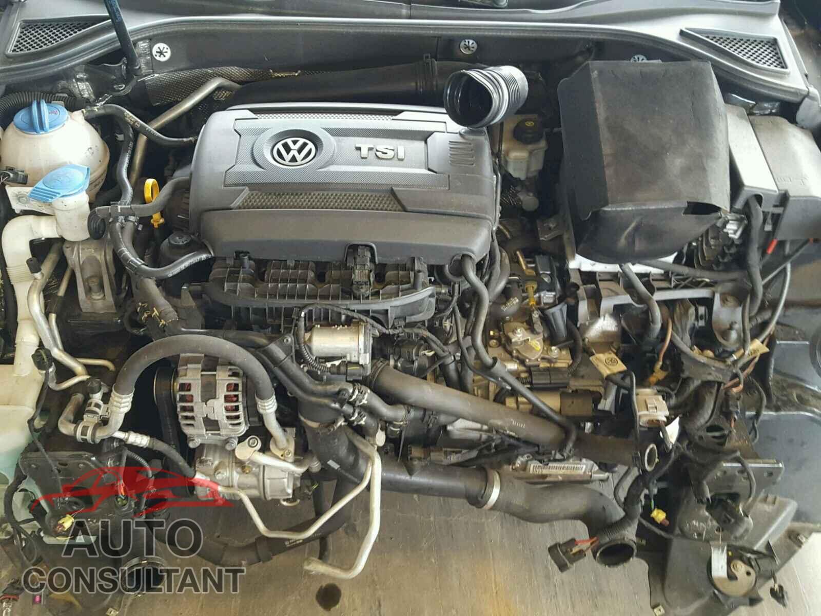 VOLKSWAGEN PASSAT 2015 - 1VWAS7A38FC109794