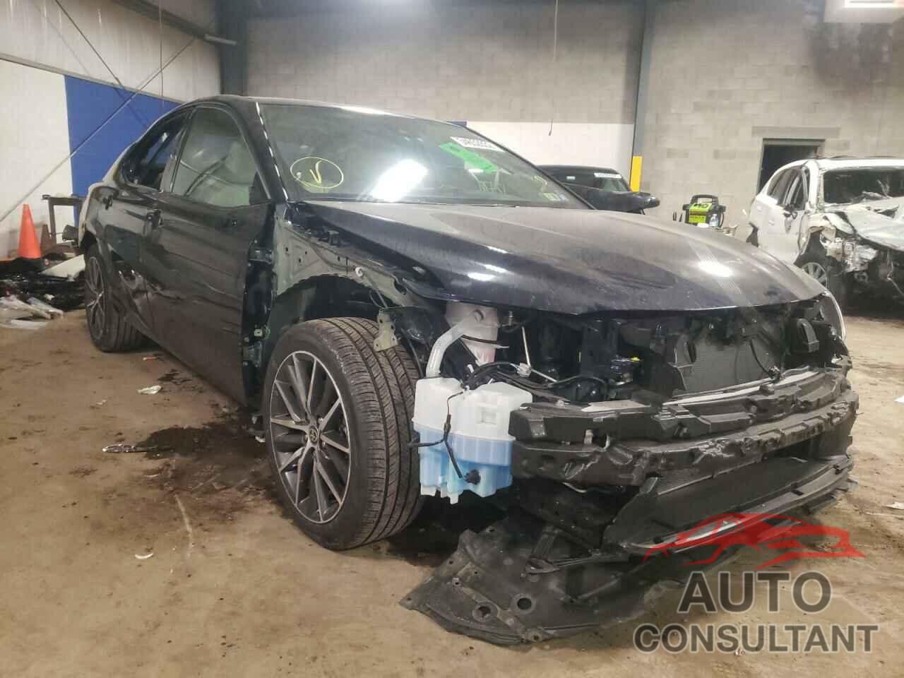 TOYOTA CAMRY 2021 - 4T1F11AK1MU524622