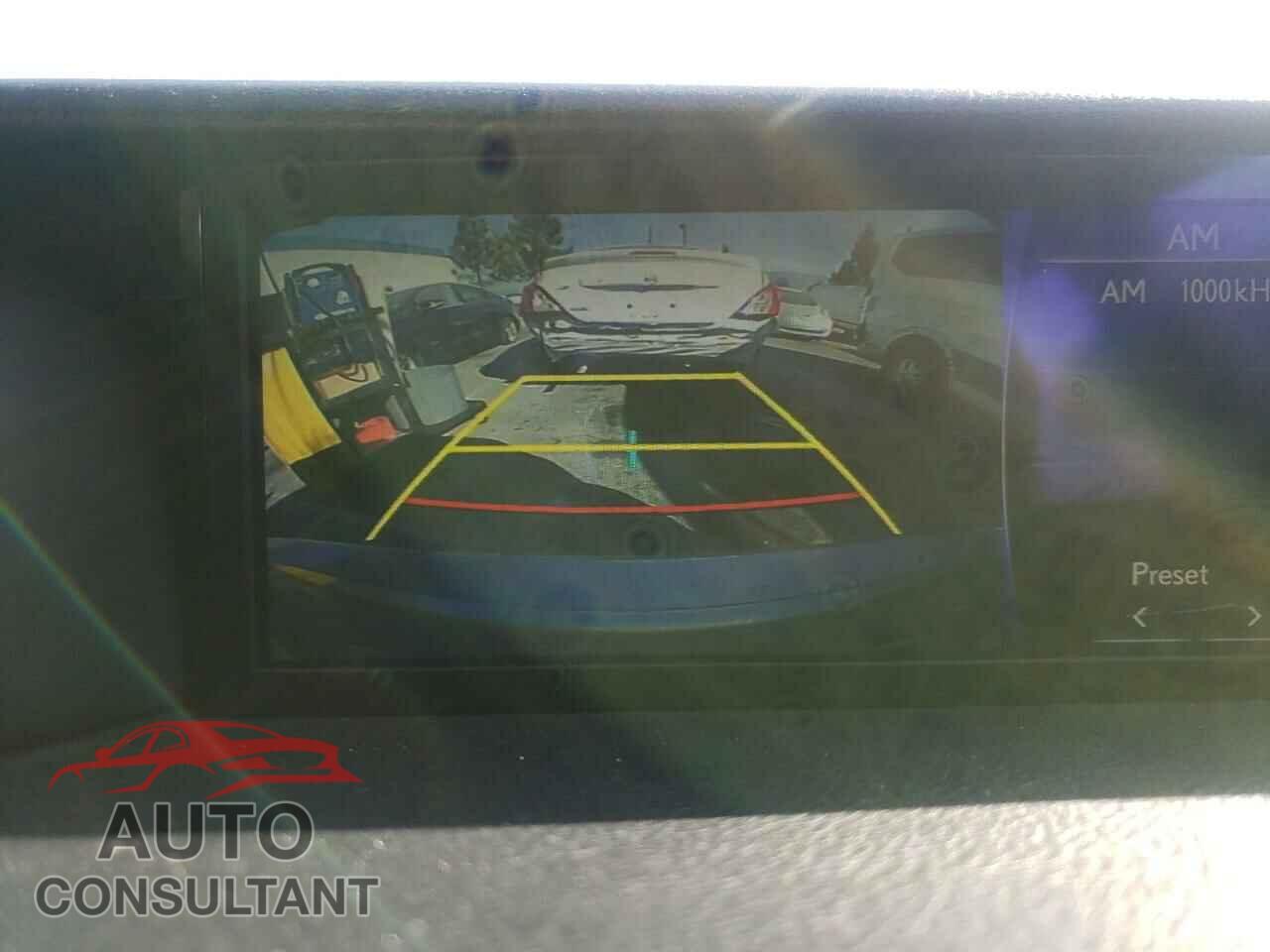 LEXUS IS 2017 - JTHBA1D22H5041329