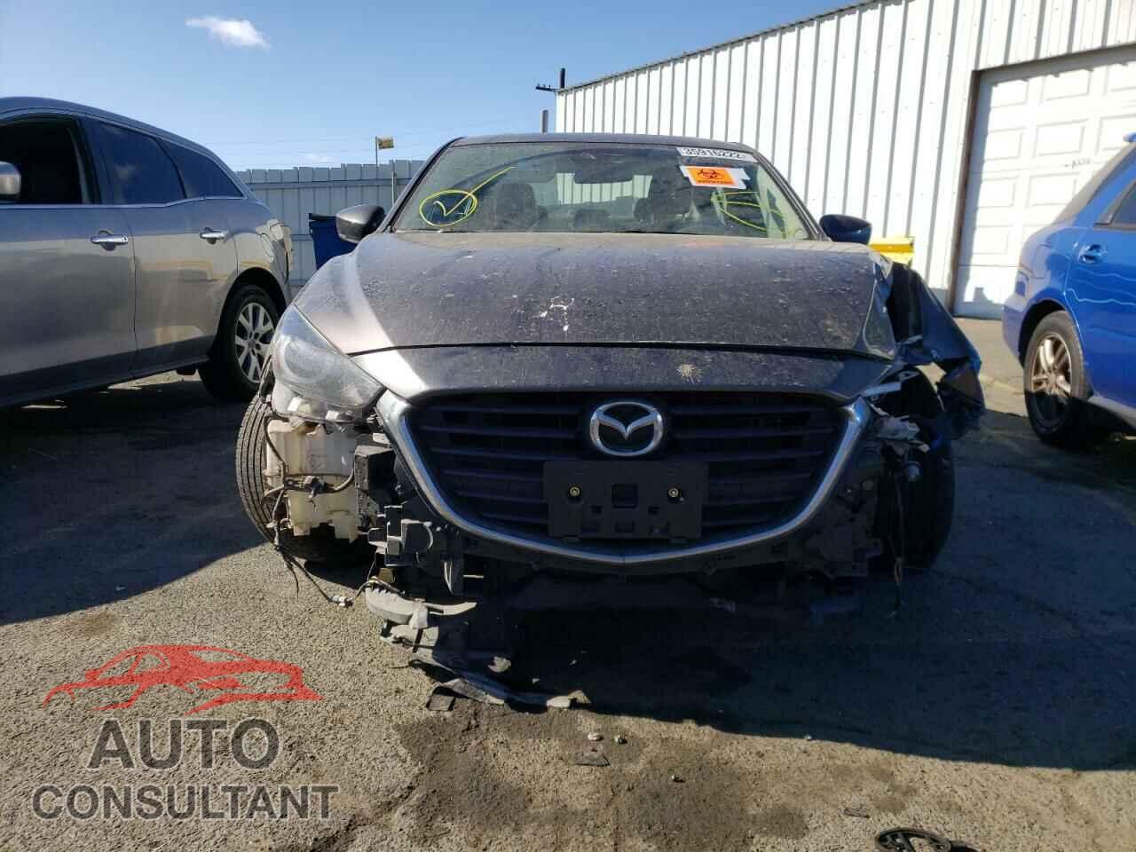 MAZDA 3 2018 - 3MZBN1W3XJM249192