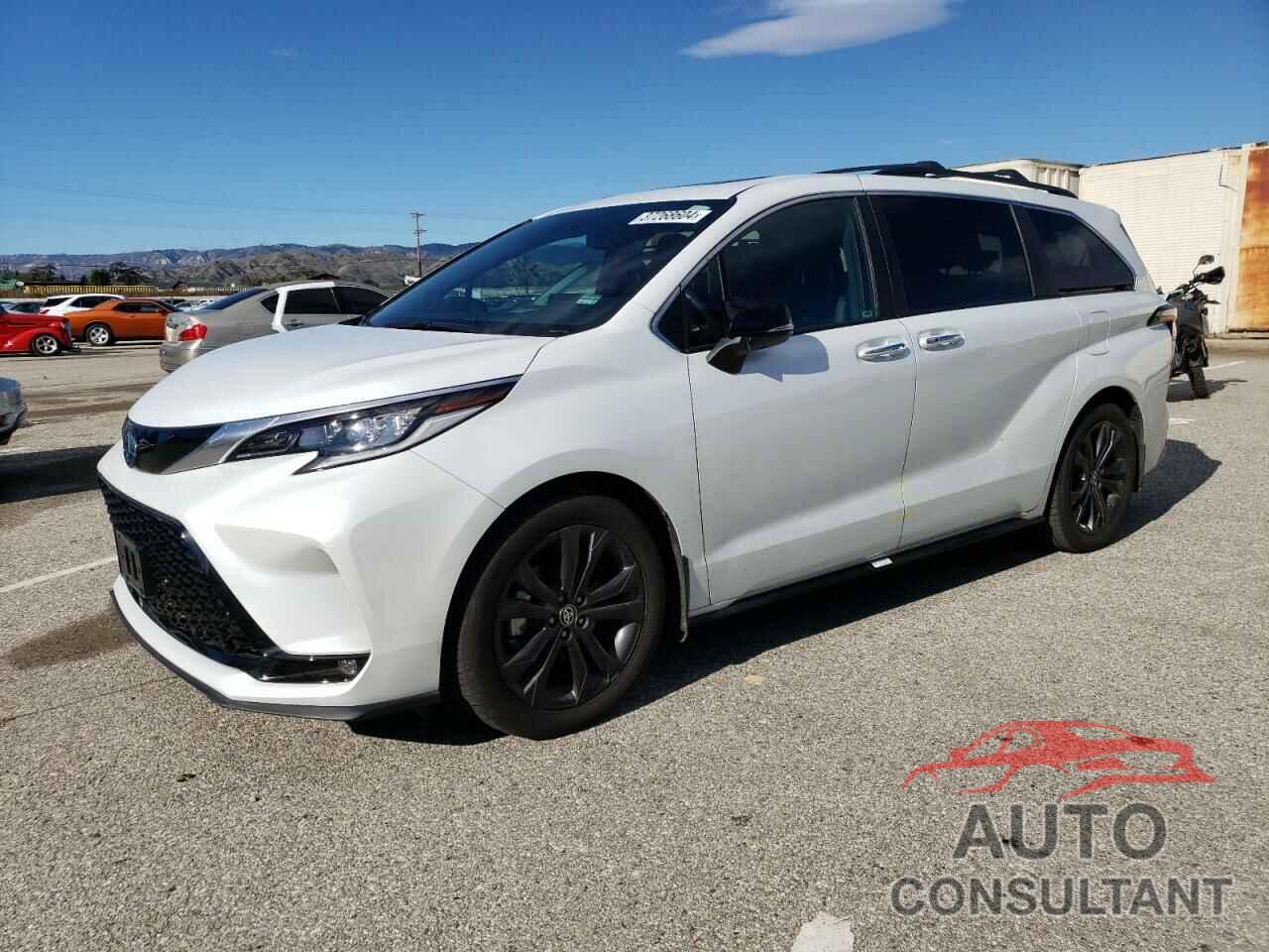 TOYOTA SIENNA 2023 - 5TDCRKEC6PS138666