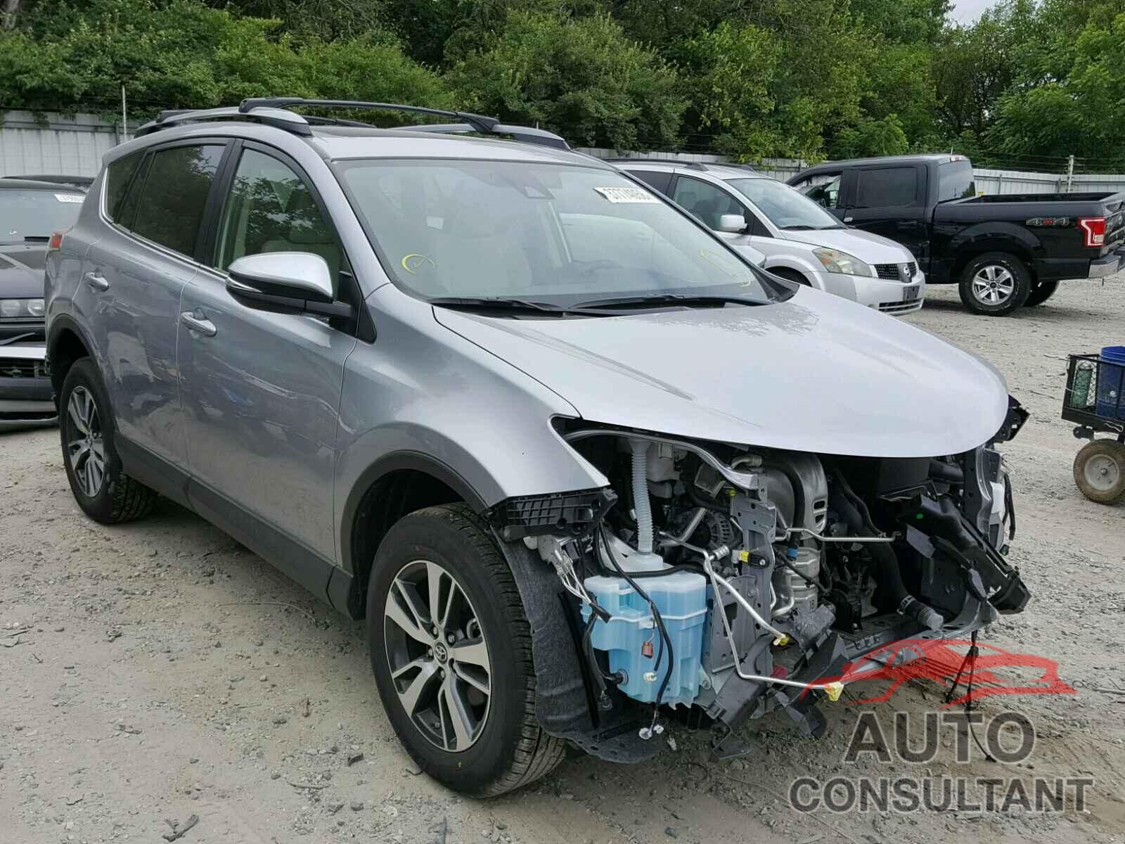 TOYOTA RAV4 XLE 2018 - JTMRFREV8JD229731