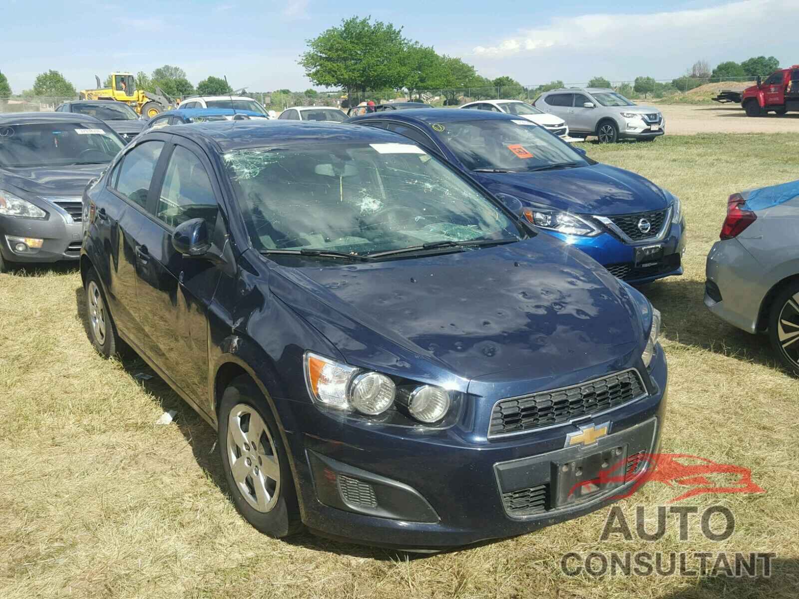 CHEVROLET SONIC 2015 - 1G1JA5SH6F4118260