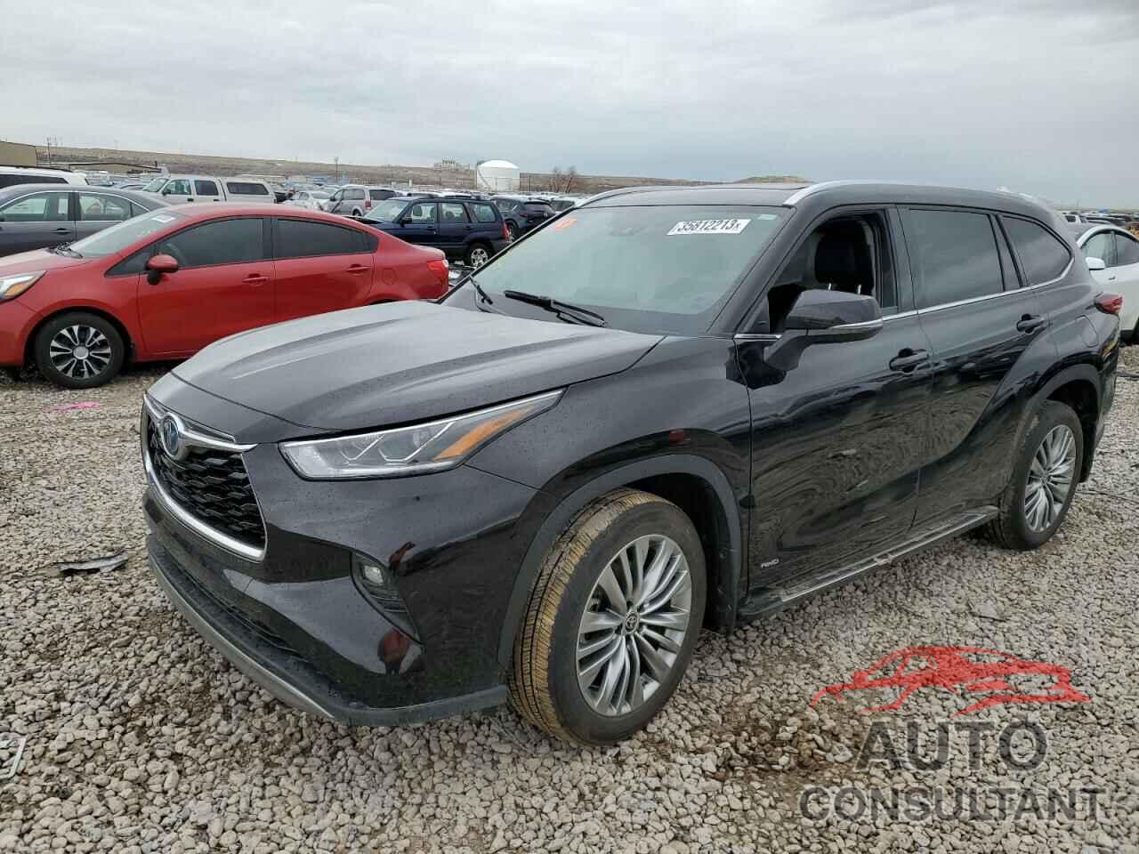 TOYOTA HIGHLANDER 2022 - 5TDEBRCH1NS077857