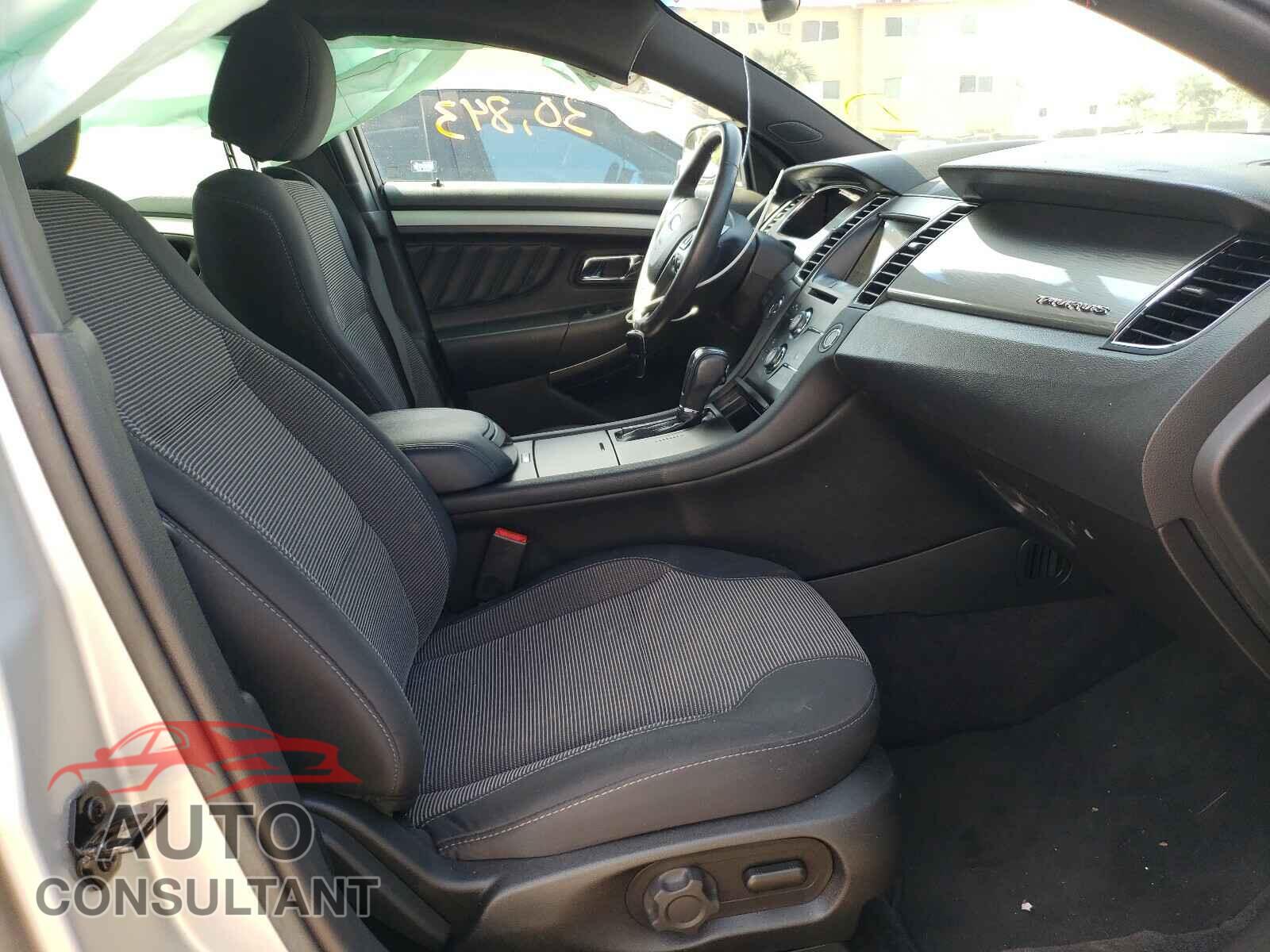 FORD TAURUS 2017 - 1FAHP2E83HG133420
