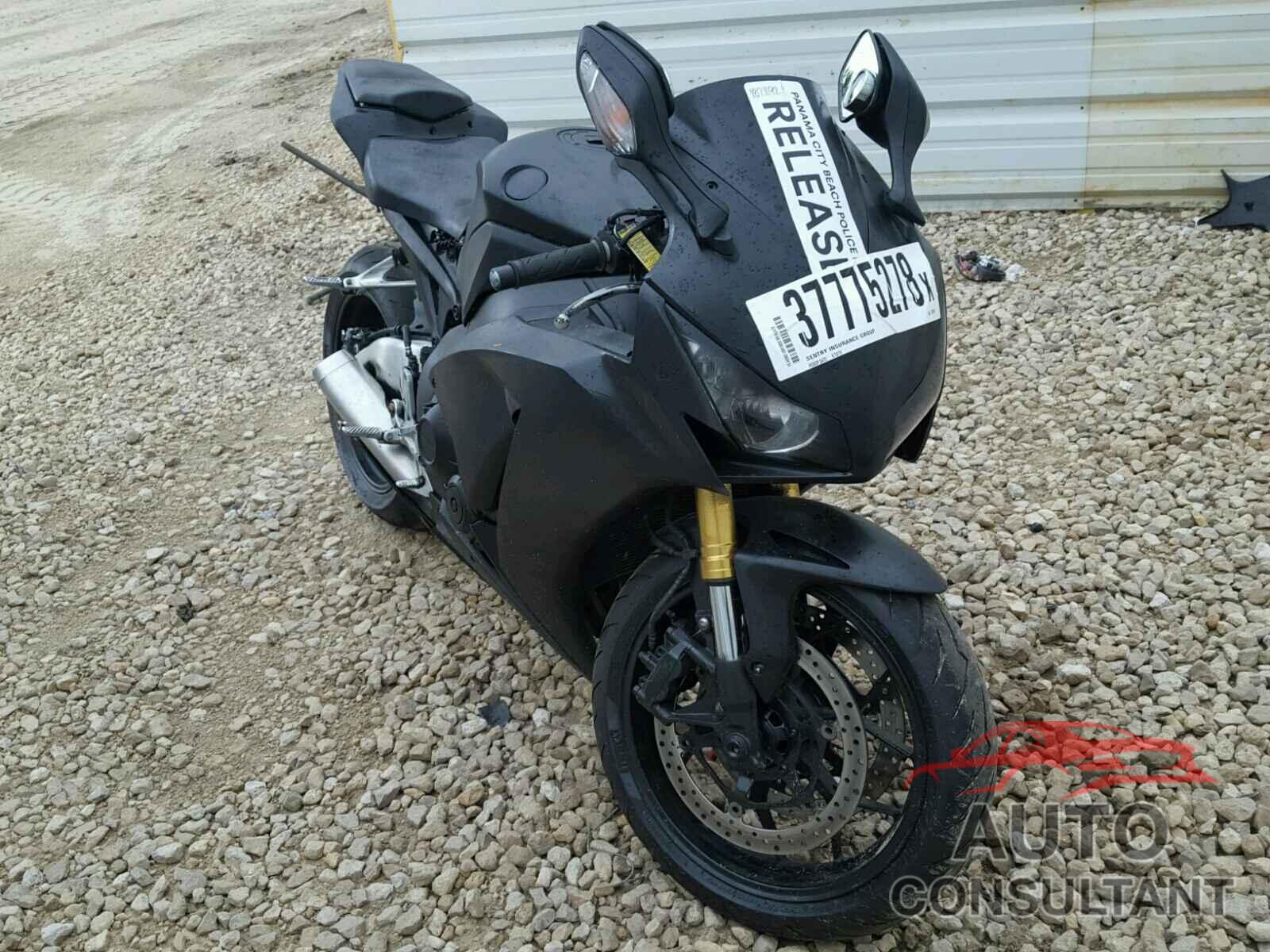 HONDA CBR1000 RR 2015 - JH2SC5940FK700186