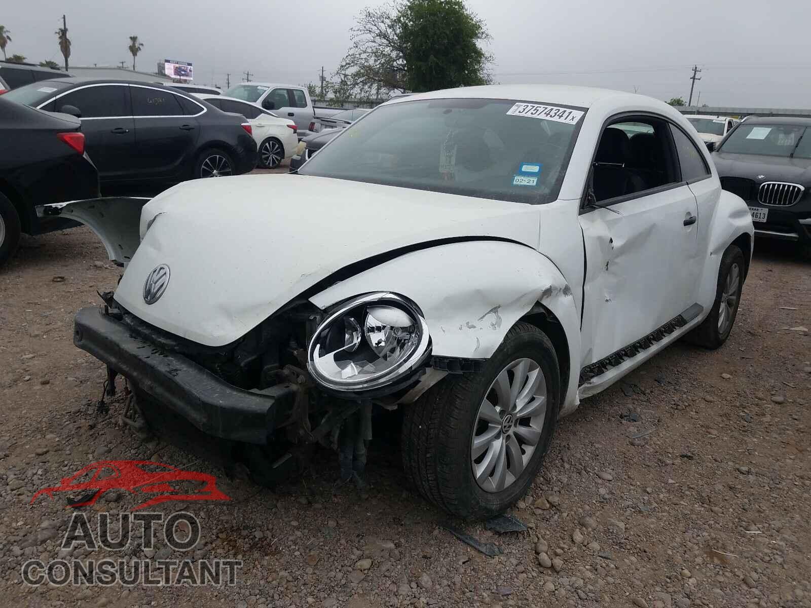 VOLKSWAGEN BEETLE 2017 - 3VWF17AT1HM609788