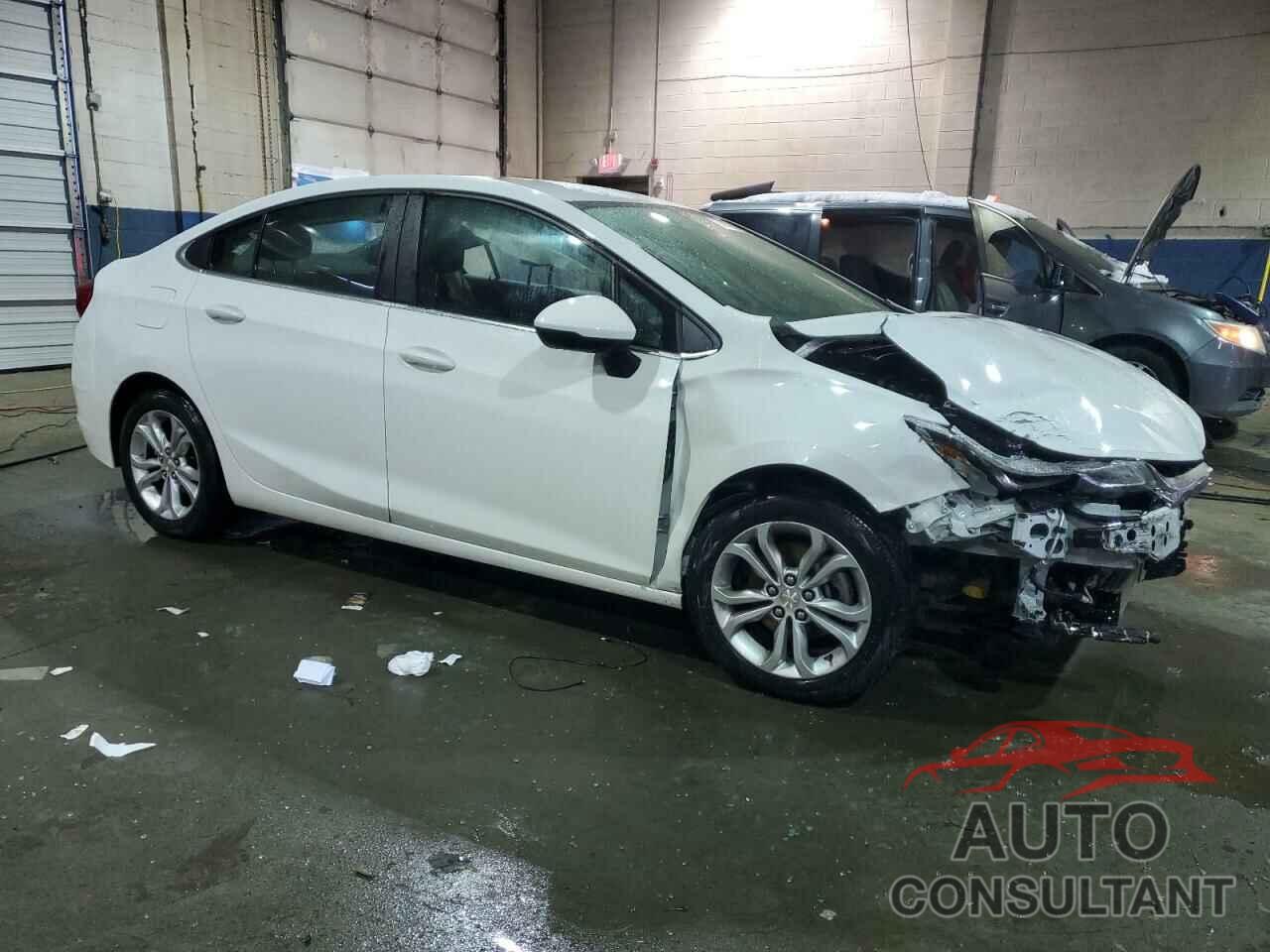 CHEVROLET CRUZE 2019 - 1G1BE5SM5K7117339