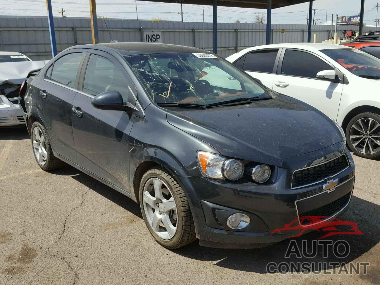 CHEVROLET SONIC 2015 - 1G1JE5SB7F4190939