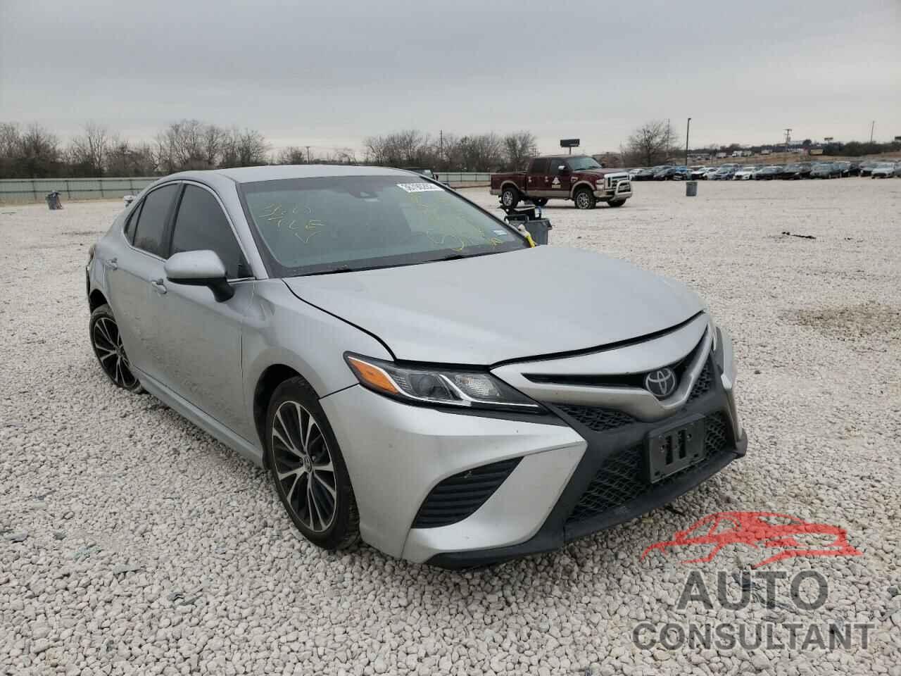 TOYOTA CAMRY 2018 - 4T1B11HK2JU571898