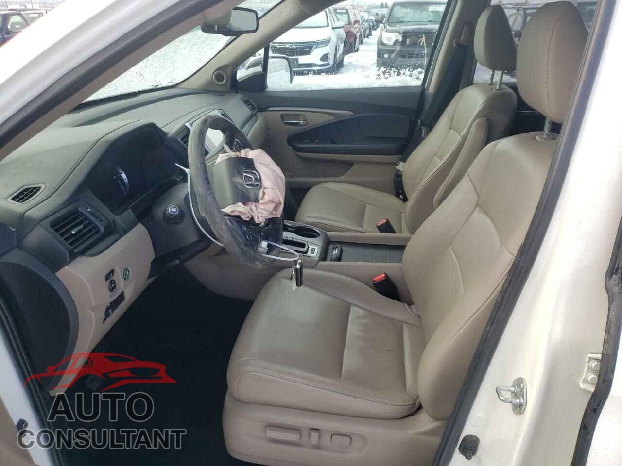 HONDA PILOT 2018 - 5FNYF6H64JB015343