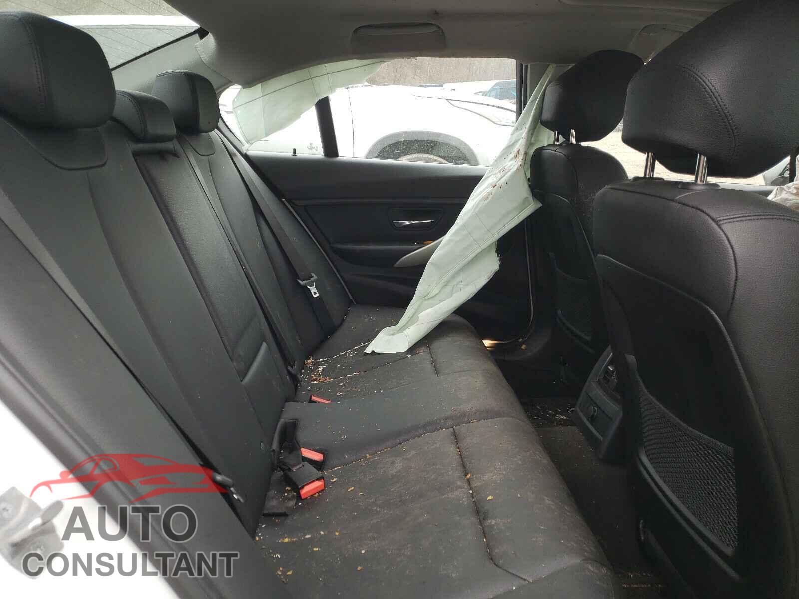 BMW 3 SERIES 2018 - WBA8A3C51JA494726