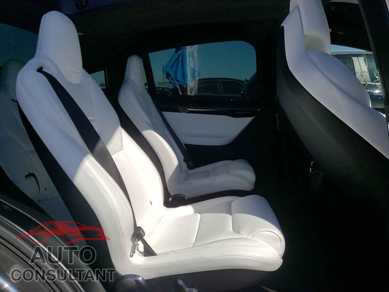 TESLA MODEL X 2017 - 5YJXCBE2XHF053541