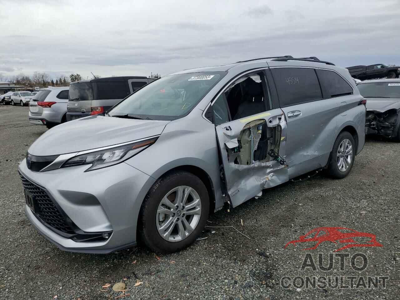 TOYOTA SIENNA 2021 - 5TDDSKFC9MS007802