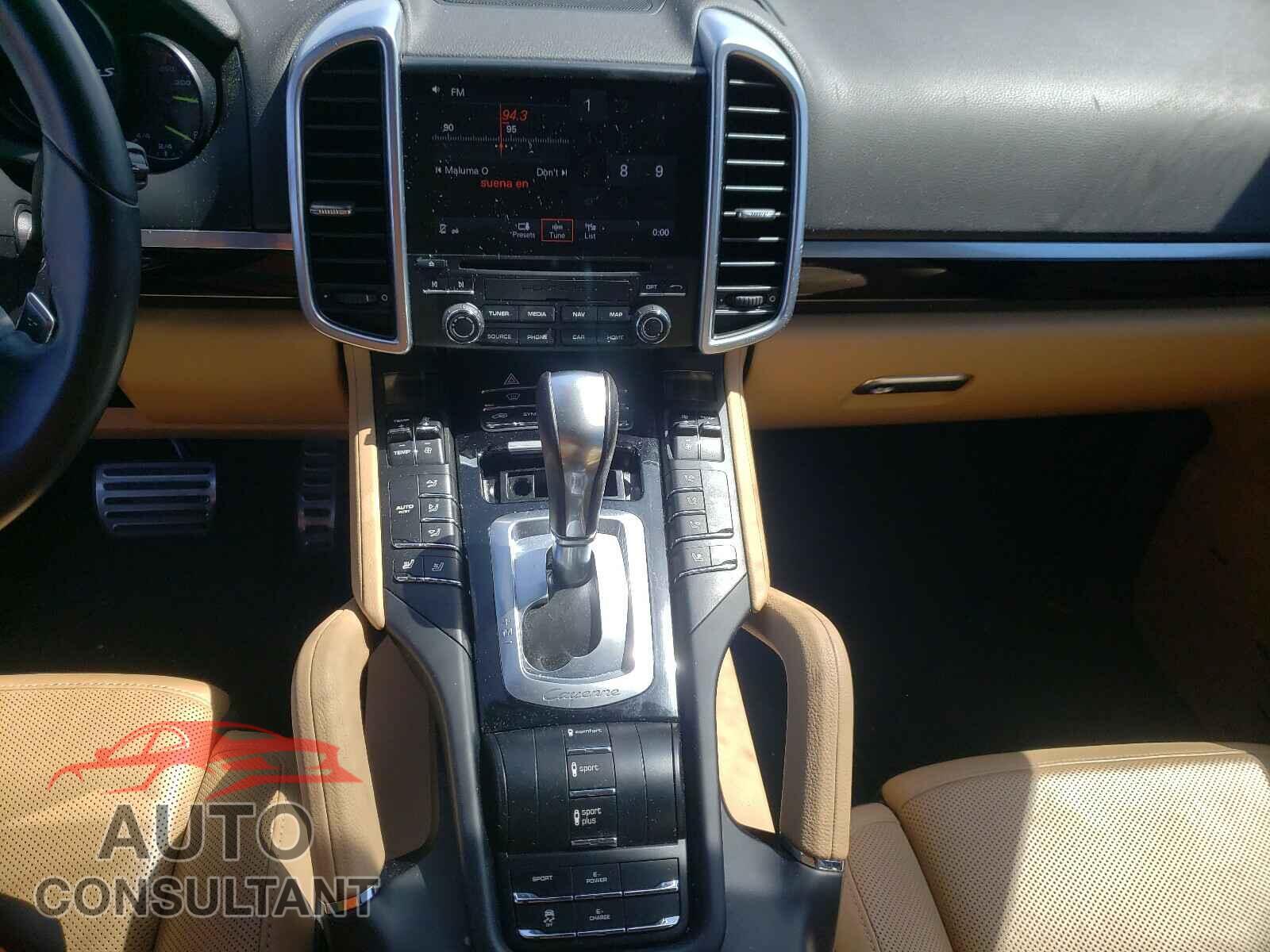 PORSCHE CAYENNE 2017 - WP1AE2A20HLA74805