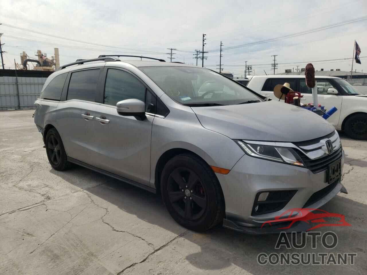 HONDA ODYSSEY 2018 - 5FNRL6H73JB021785