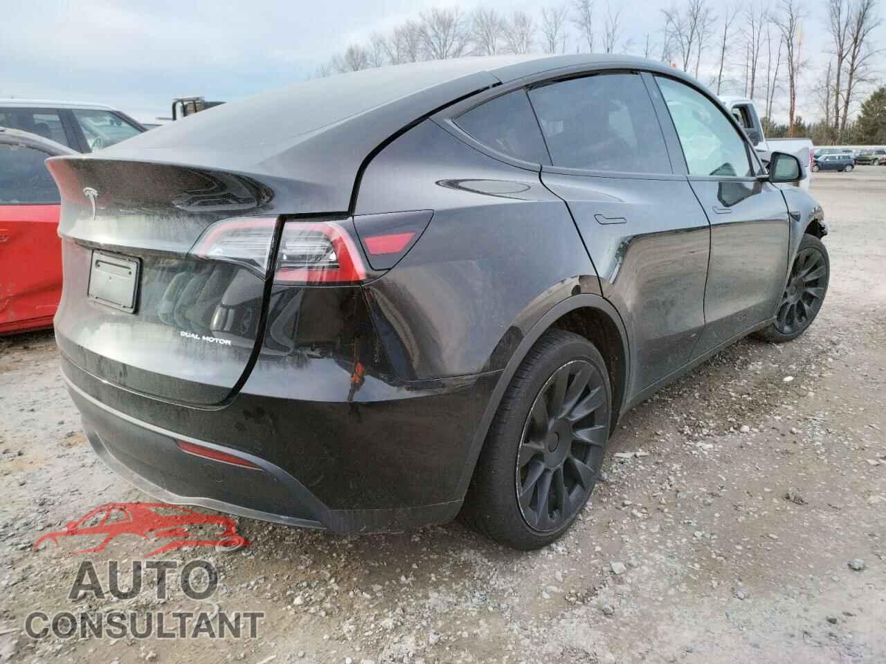 TESLA MODEL Y 2021 - 5YJYGDEEXMF183103