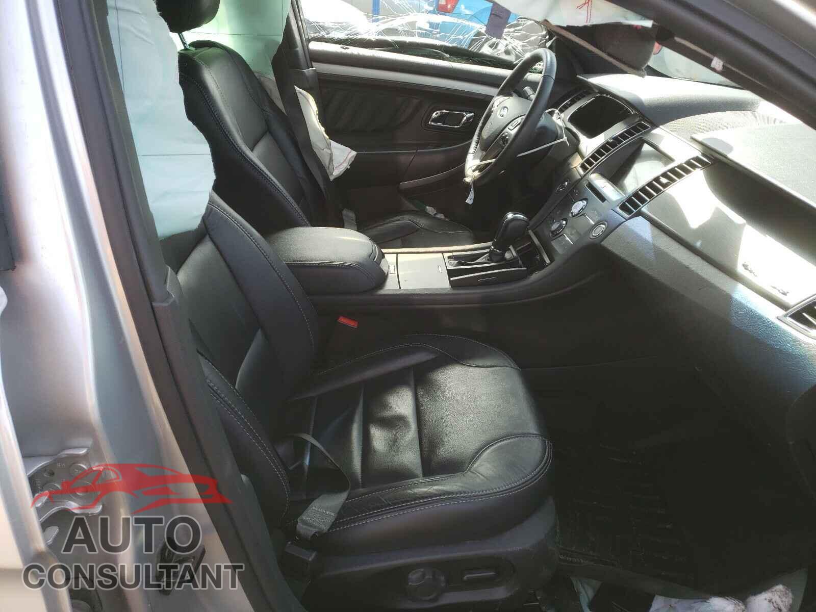 FORD TAURUS 2017 - 1FAHP2E84HG127660