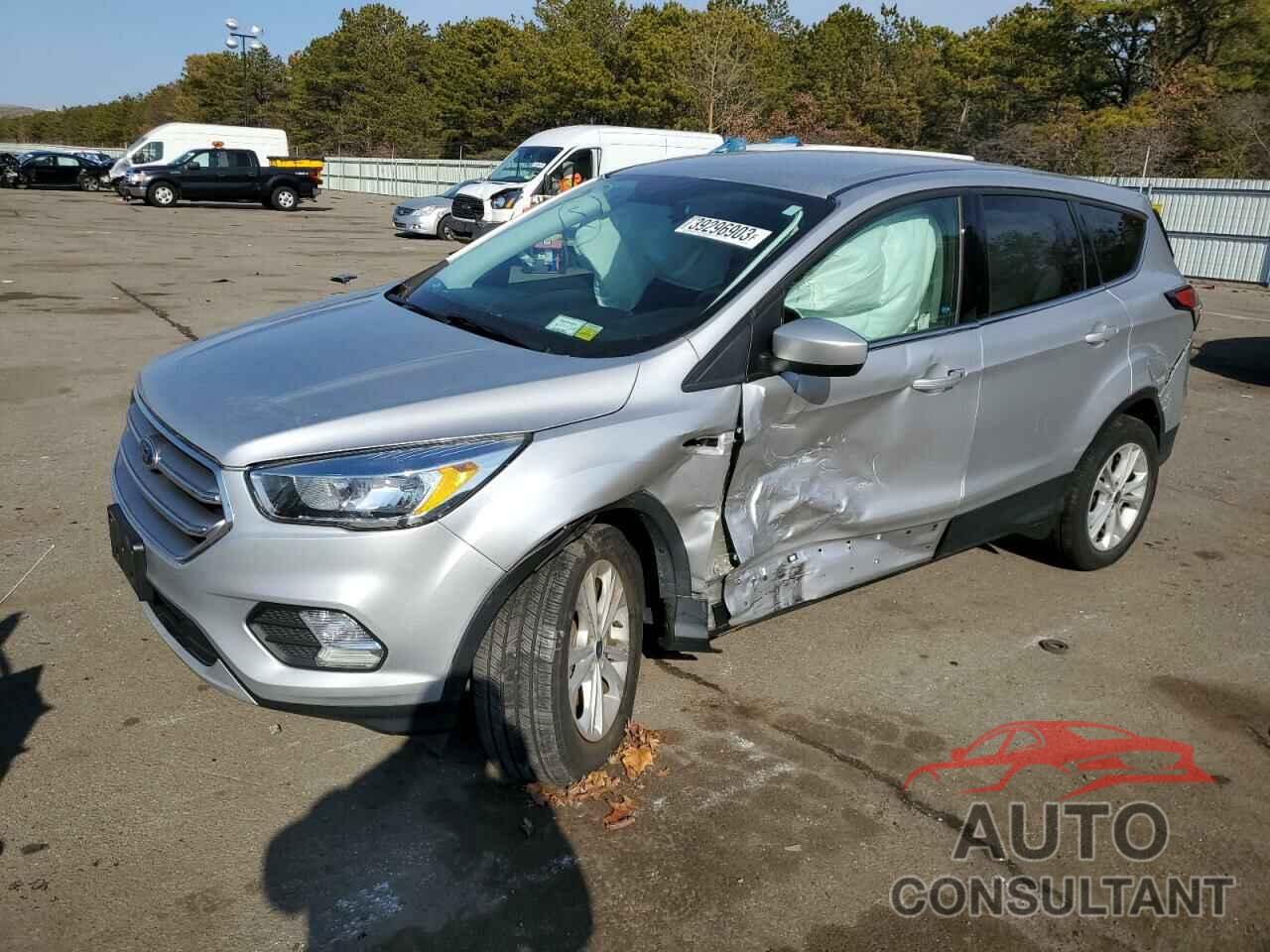 FORD ESCAPE 2017 - 1FMCU9GD7HUD32905