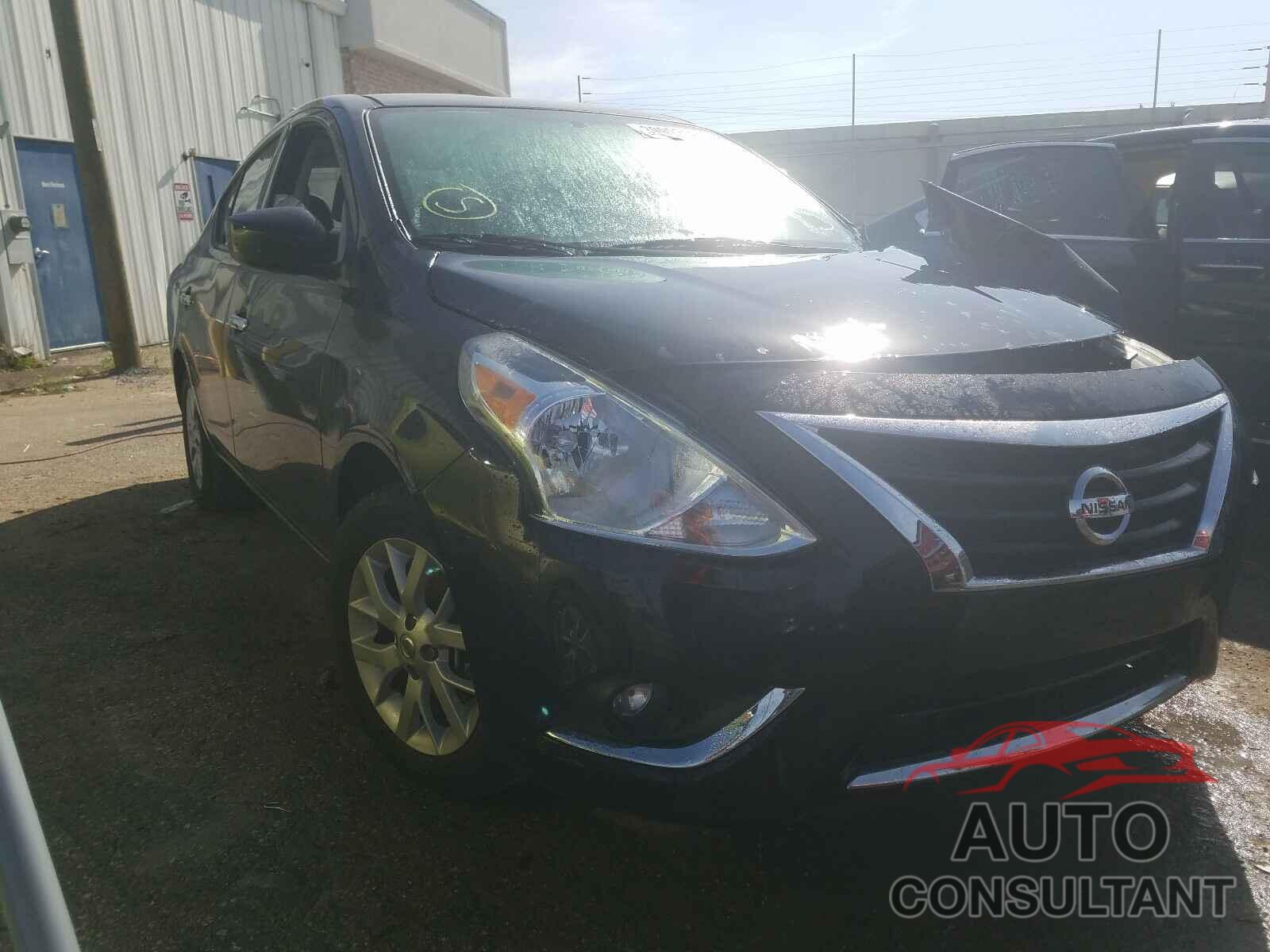 NISSAN VERSA 2018 - 3N1CN7AP0JL859549