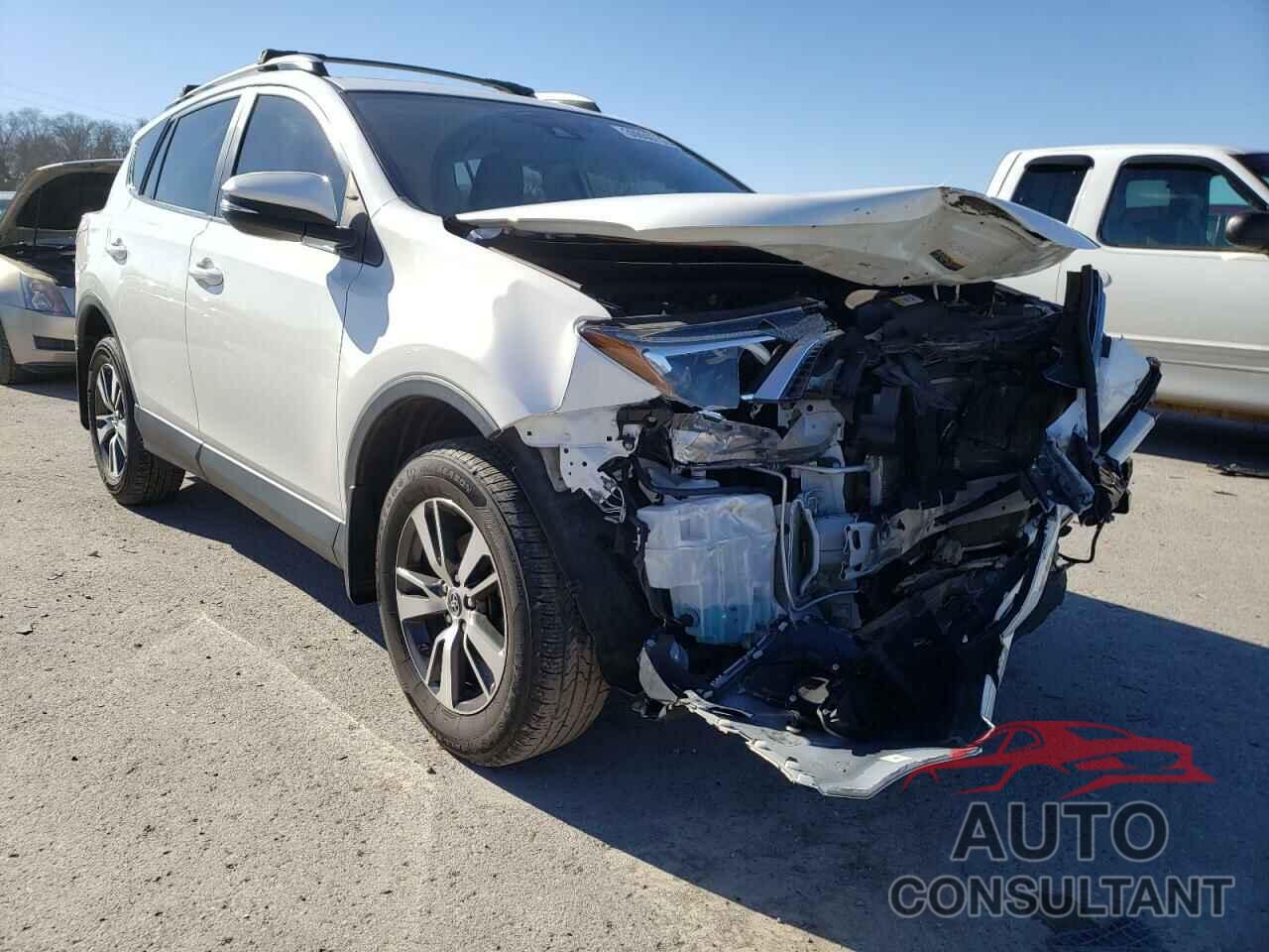 TOYOTA RAV4 2017 - JTMRFREV9HJ710910