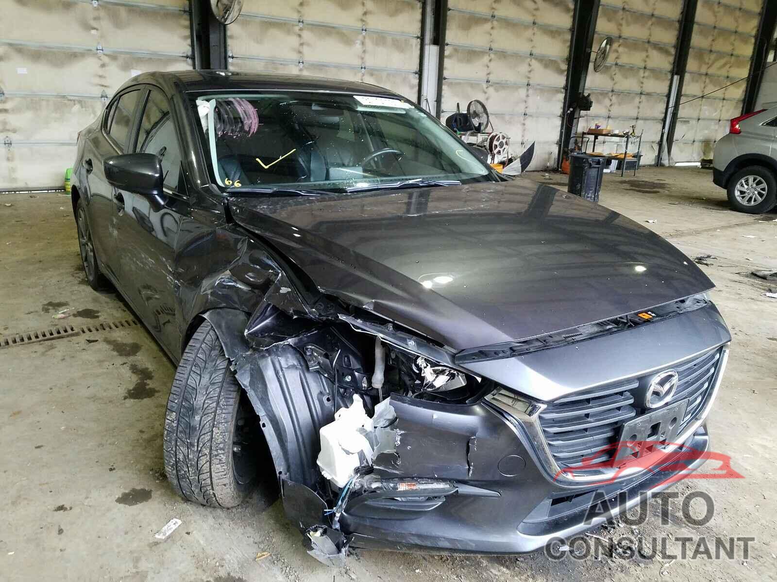 MAZDA 3 2018 - 3MZBN1V32JM223705