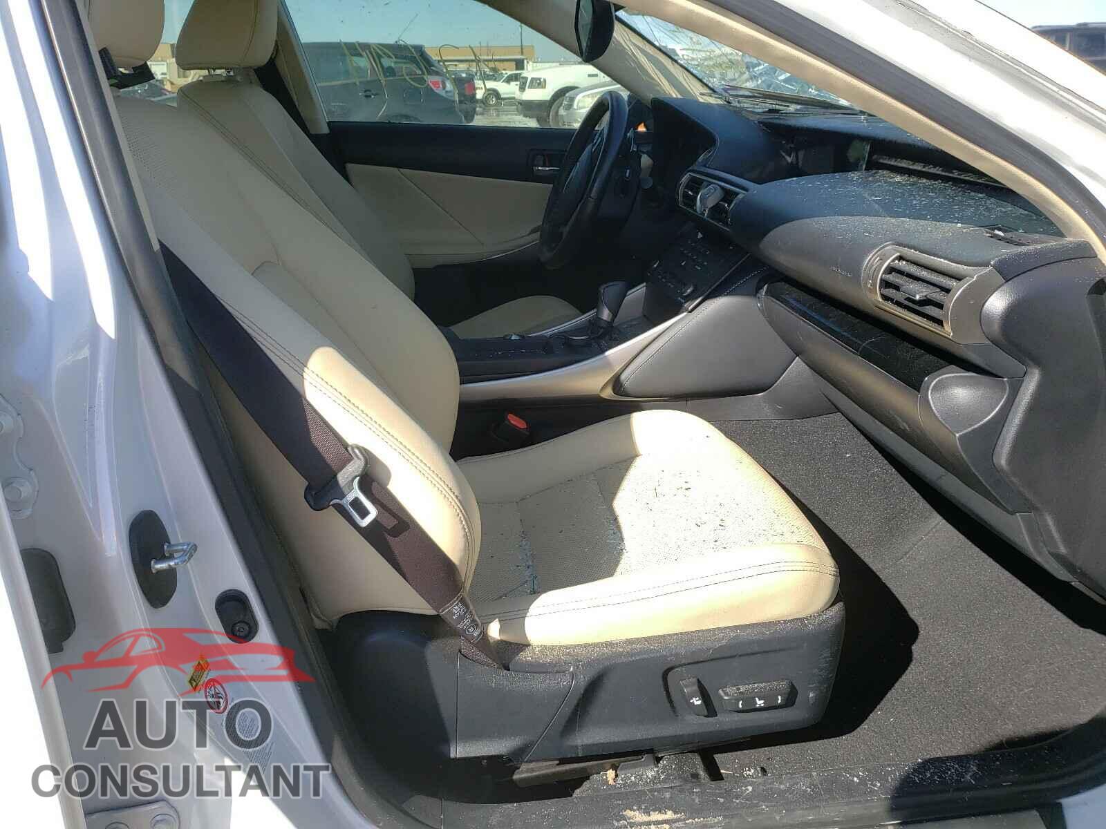 LEXUS IS 2016 - JTHBA1D28G5022363
