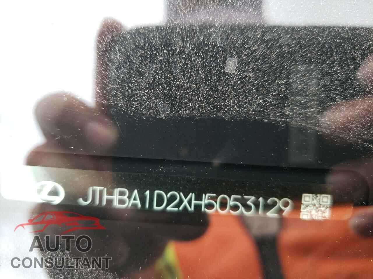 LEXUS IS 2017 - JTHBA1D2XH5053129