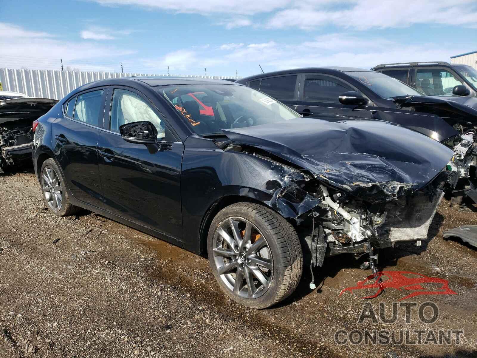 MAZDA 3 2018 - 3MZBN1V39JM212569