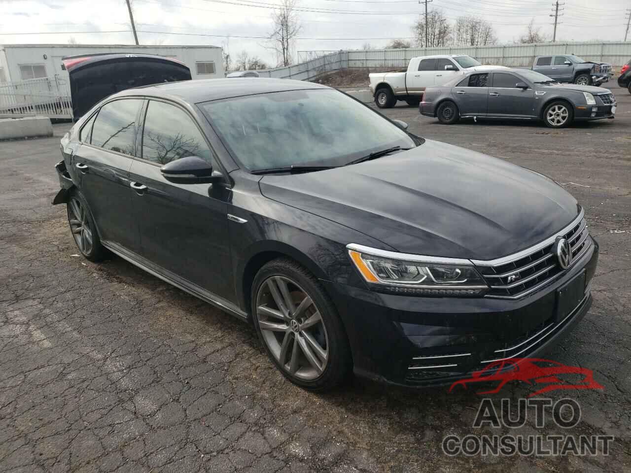 VOLKSWAGEN PASSAT 2018 - 1VWAA7A30JC011564