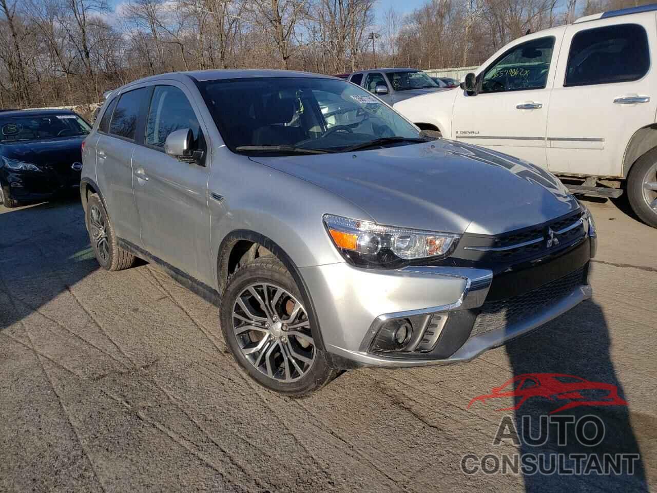 MITSUBISHI OUTLANDER 2018 - JA4AR3AU8JZ009520