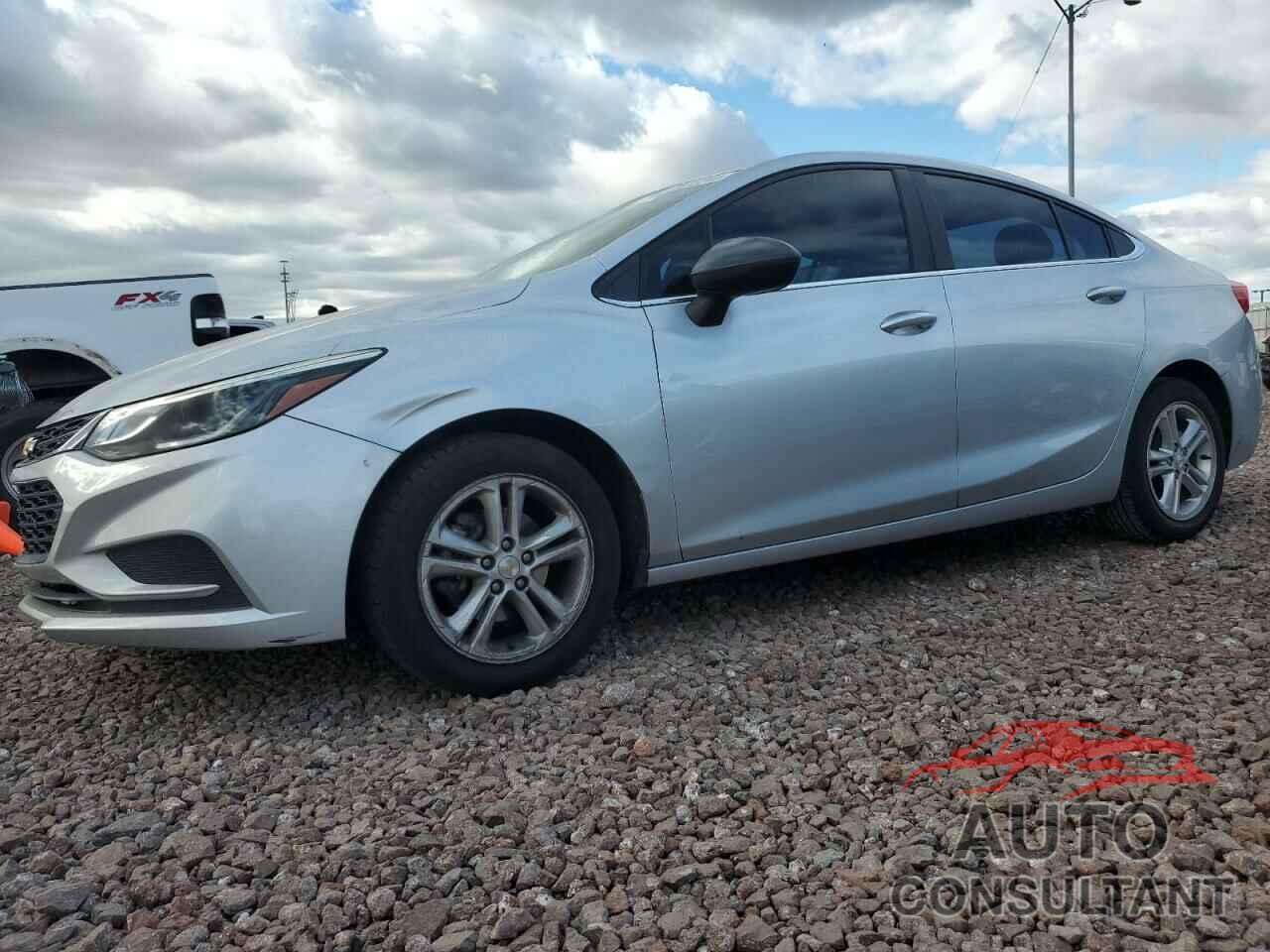 CHEVROLET CRUZE 2018 - 1G1BE5SM2J7102165