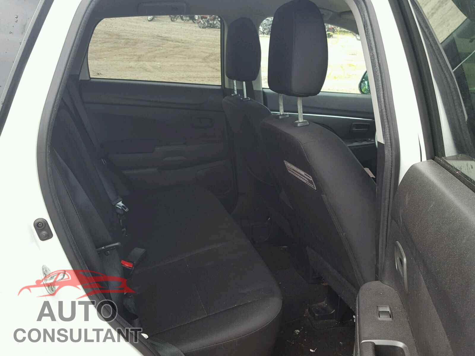 MITSUBISHI OUTLANDER 2015 - 4A4AR3AU7FE033496