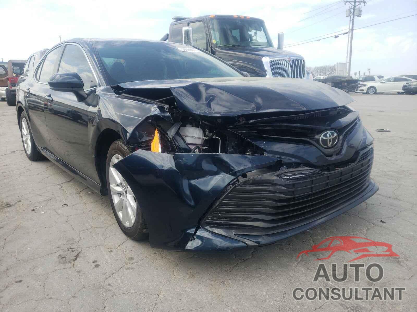 TOYOTA CAMRY 2018 - 4T1B11HK1JU519128