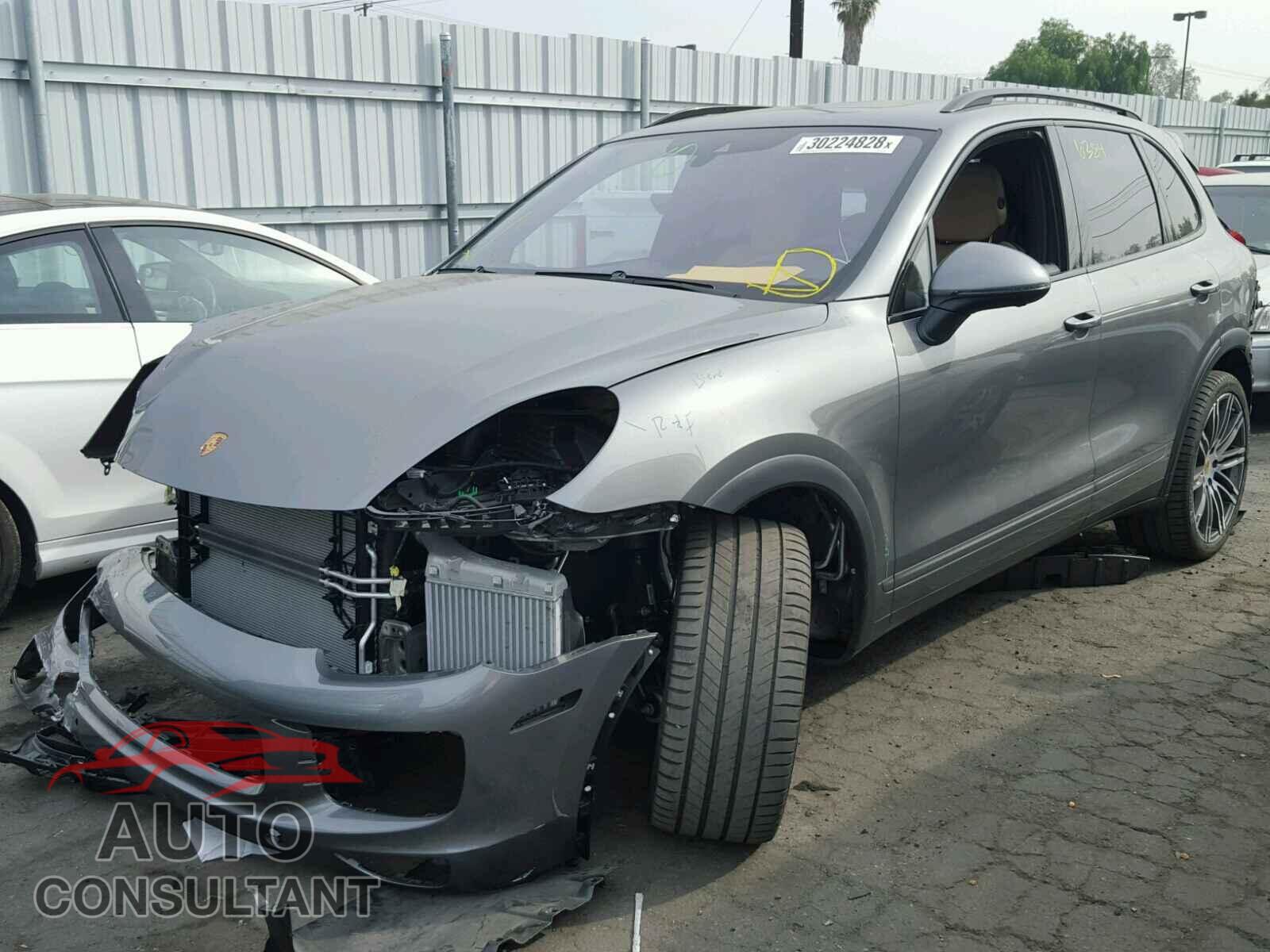PORSCHE CAYENNE 2017 - WP1AB2A22HLA51146