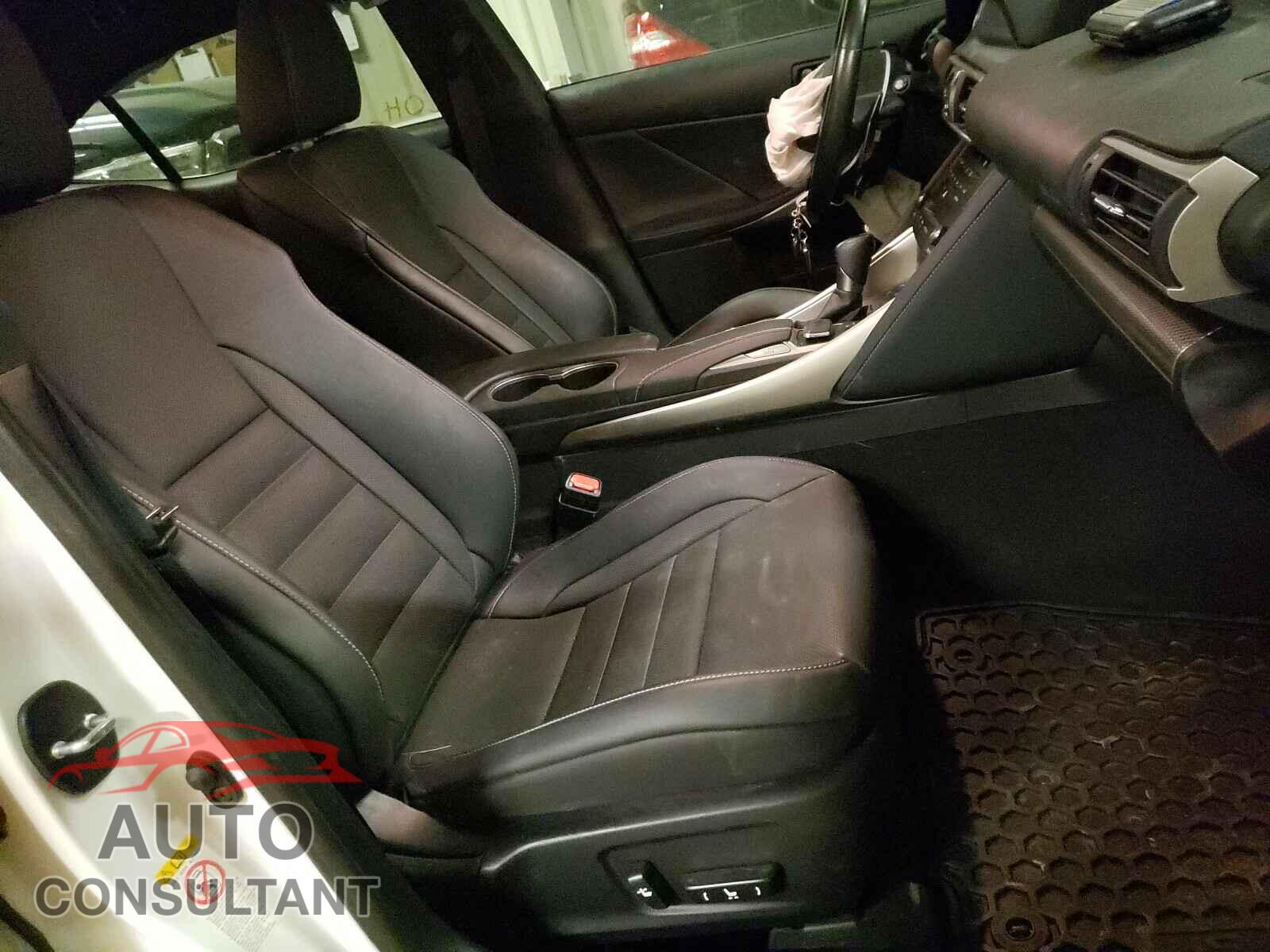 LEXUS IS 2017 - JTHCM1D28H5024921