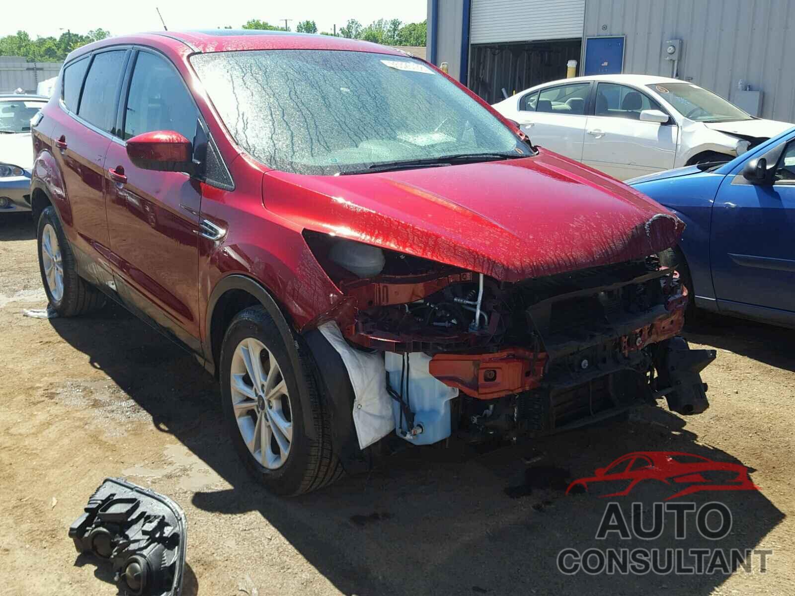 FORD ESCAPE 2017 - 1FMCU0GDXHUB00827