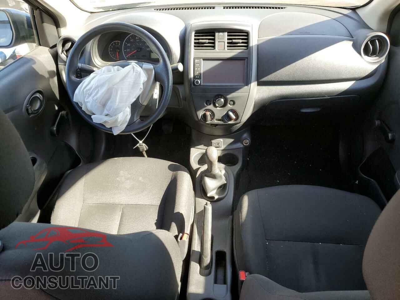 NISSAN VERSA 2019 - 3N1CN7AP3KL823792
