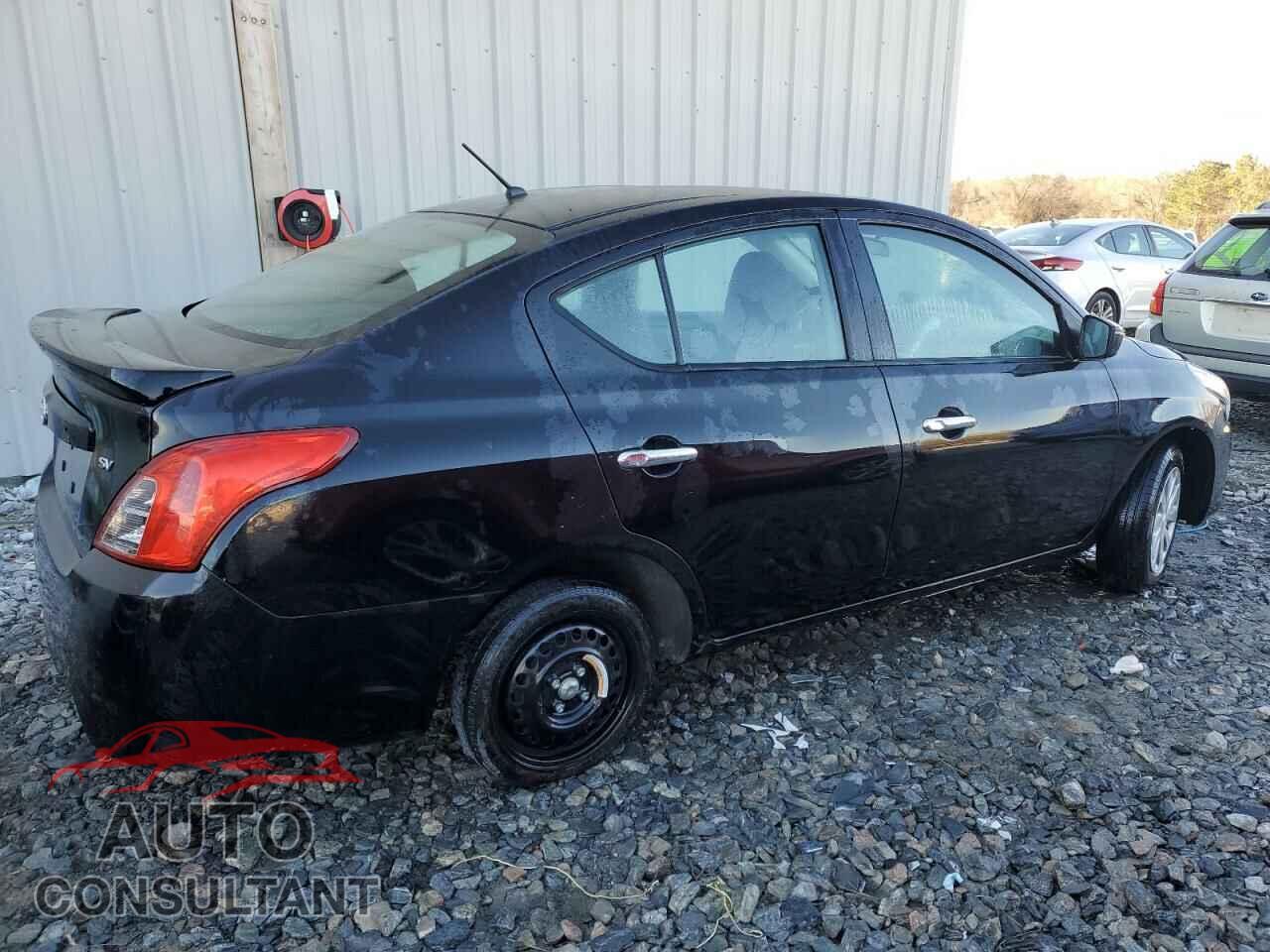 NISSAN VERSA 2017 - 3N1CN7AP3HL828998