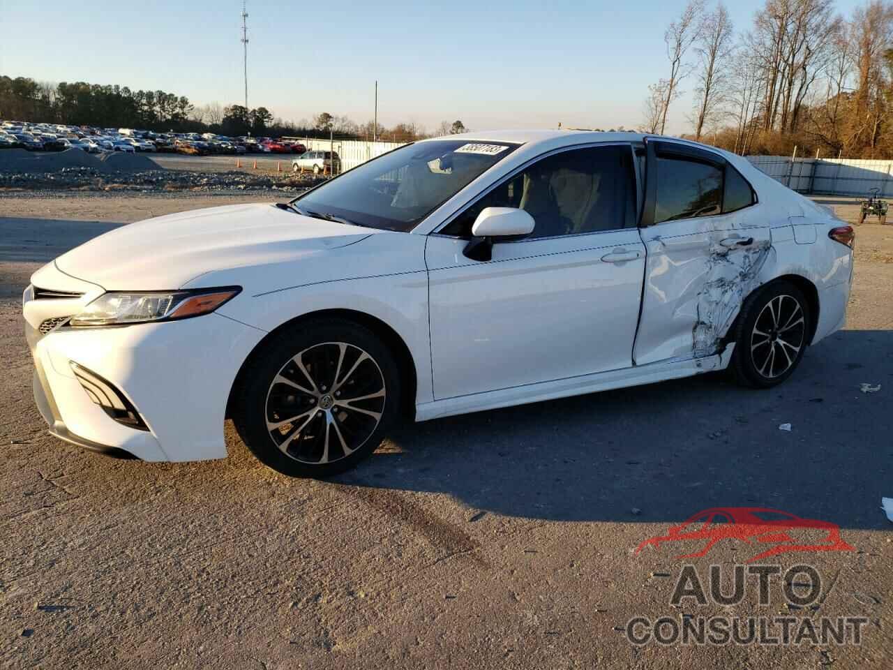 TOYOTA CAMRY 2018 - JTNB11HK1J3005902