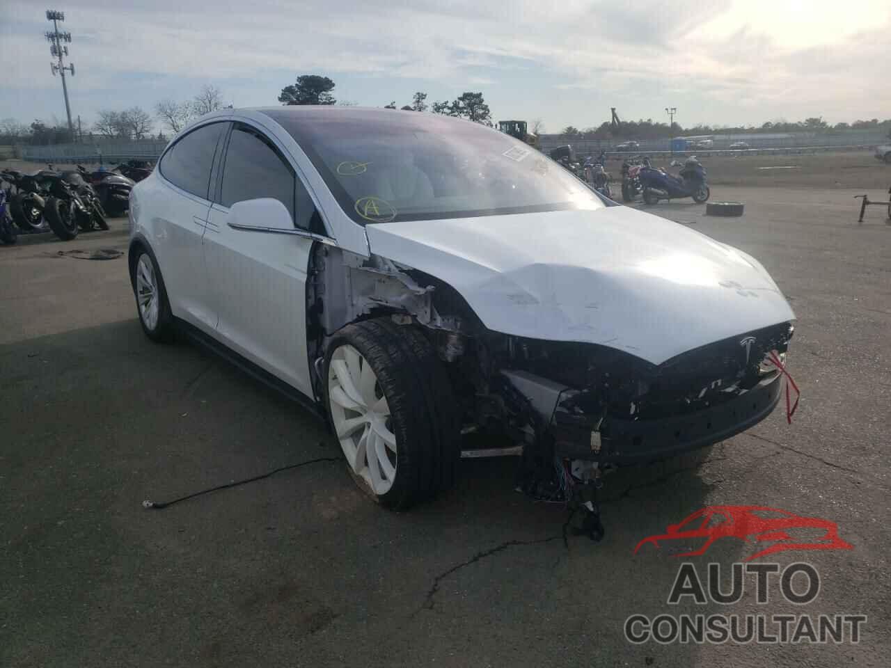 TESLA MODEL X 2020 - 5YJXCBE24LF263898