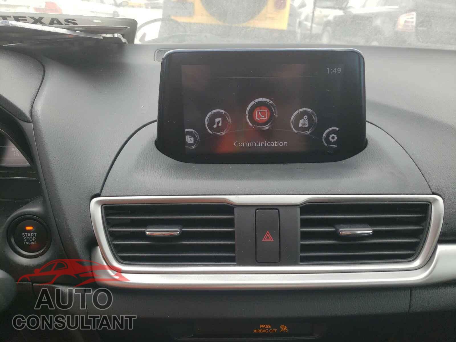 MAZDA 3 2017 - 3MZBN1U76HM136985