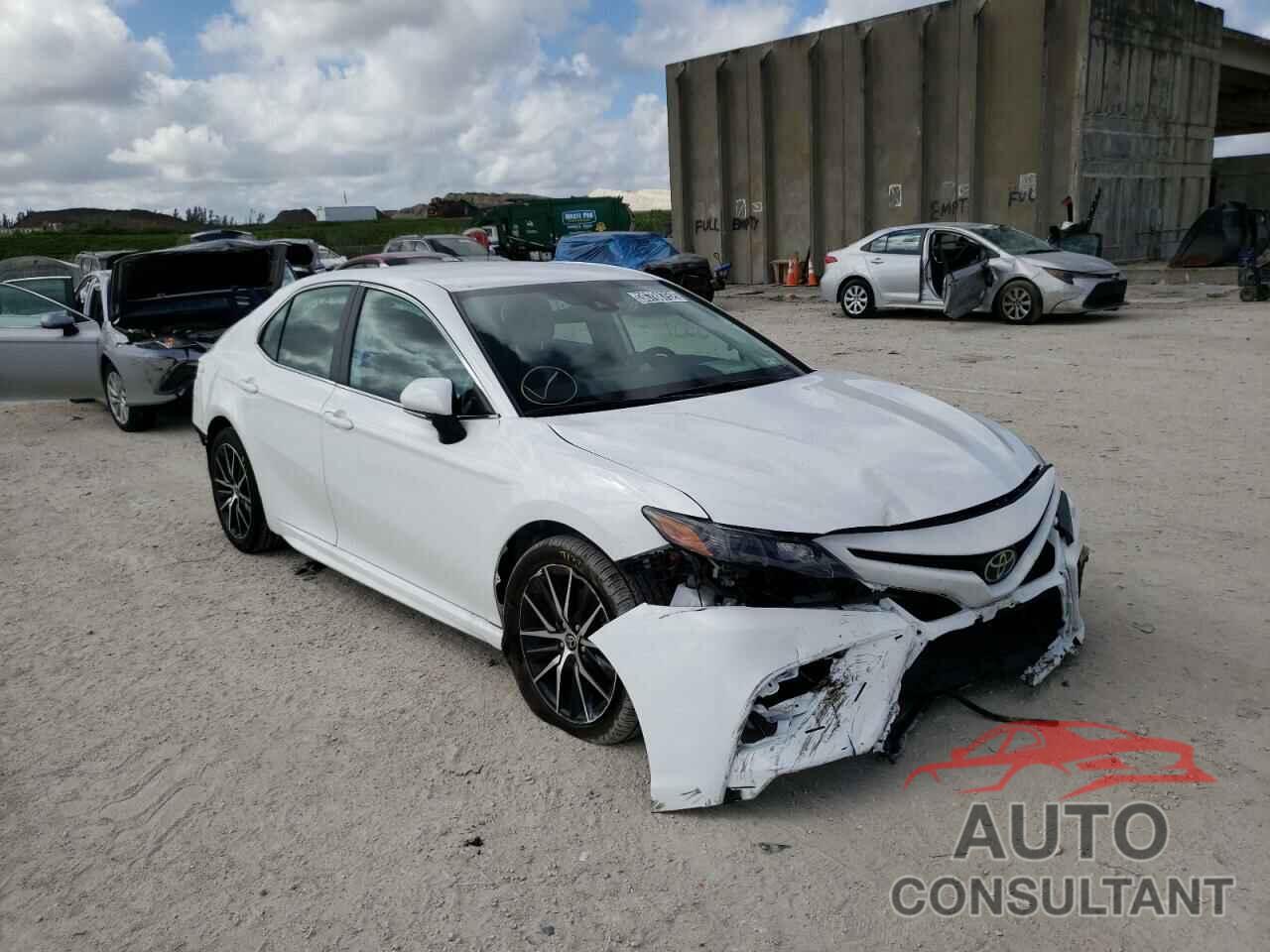 TOYOTA CAMRY 2022 - 4T1G11AK0NU618514